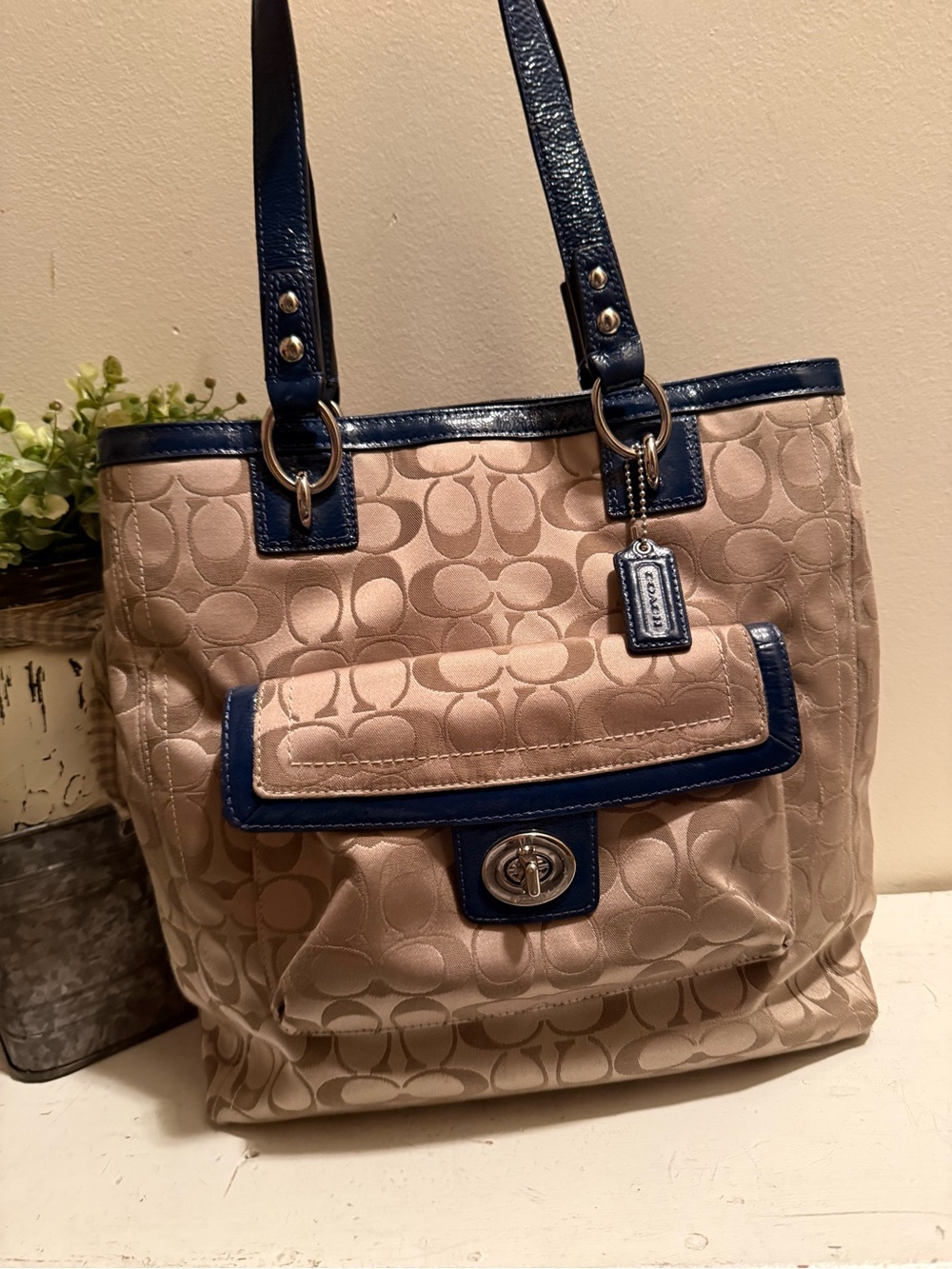 Coach Beige Signature Tote with Blue Trim and Turnlock Pocket EUC - Picture 2 of 11